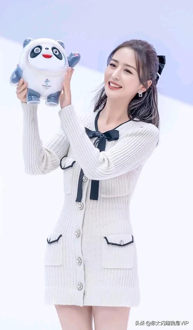美女如画，高清壁纸供您欣赏