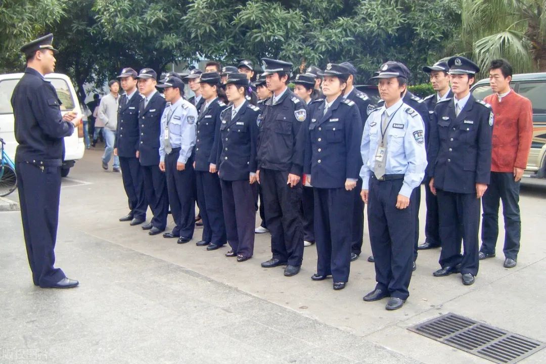 东莞往事：我在制衣厂当保安，目睹了太多男女私情