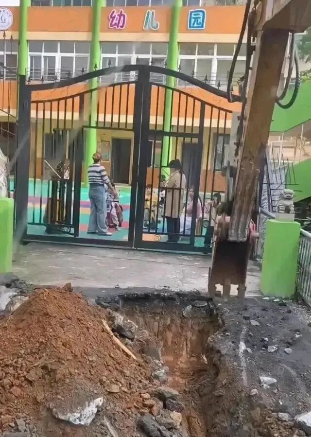 爆红的武汉美女幼师黄老师，吸引无数富豪，嘉年华收到手软，抵一年工资
