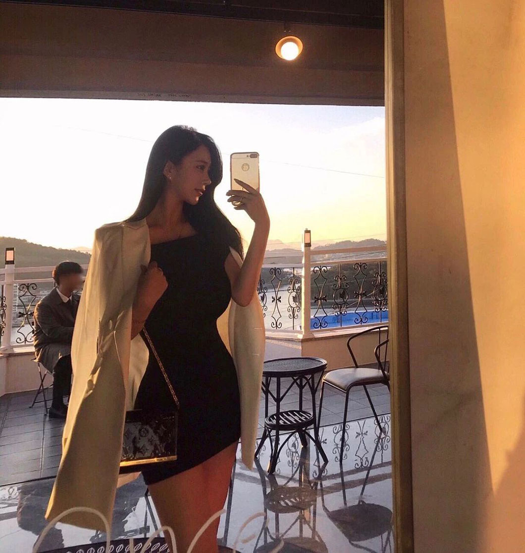 90后“美女试睡员”身材太惹火：36E、俏臀，真绝！
