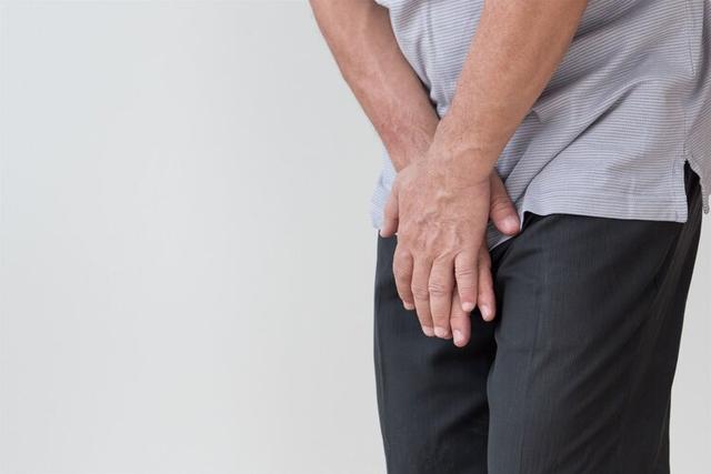 ​一位单身女青年的疑惑：性生活时，男人尿尿和射精会同时发生吗？