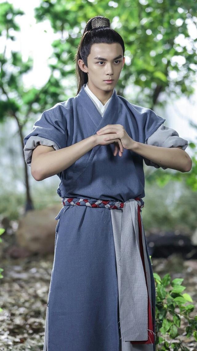 肥肉哥连载金瓶梅第10章：潘金莲：做舔狗怎么了，为了武松我乐意