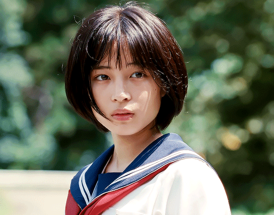 这是日本最自然美女：饰演万人迷的女生，还约会顶级男神