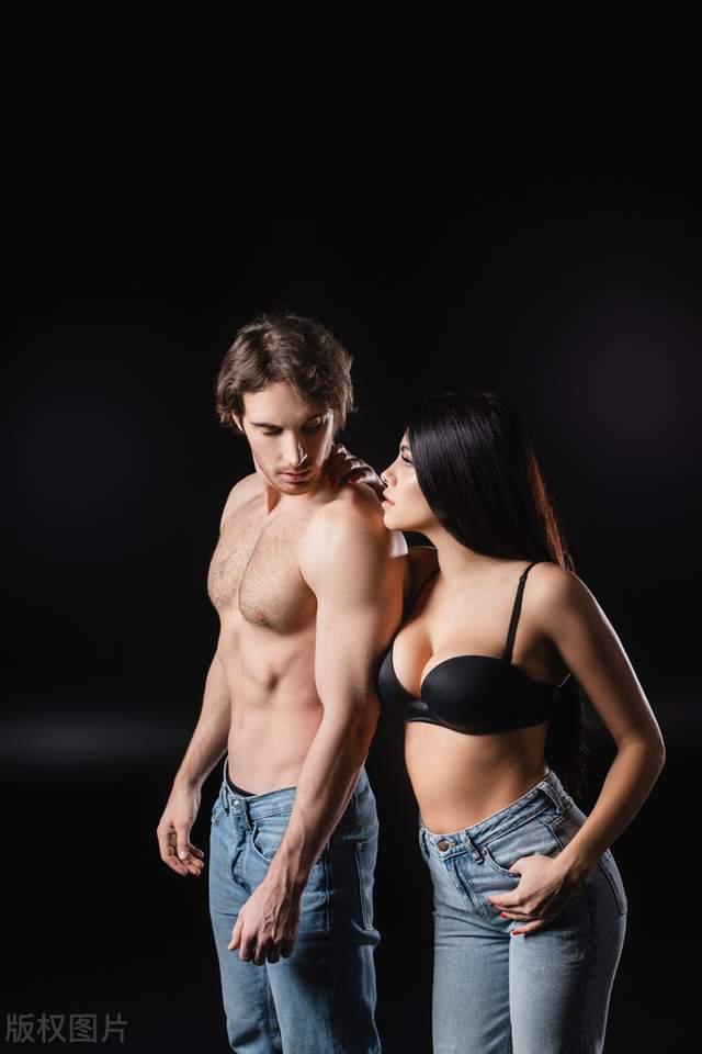 想知道女人交往过多少个男人？只需观察这三点就知道
