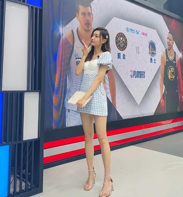 因掀裙子风波走红，美女篮球主播金佳悦又晒高清图，仙女气十足