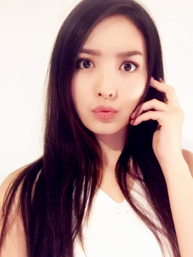 印度西尼亚国宝级美人,超模身材极简穿搭,演绎东南亚小女人风情