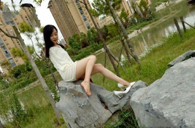 看看全网励志最美的无臂少女，你还有什么理由不努力？