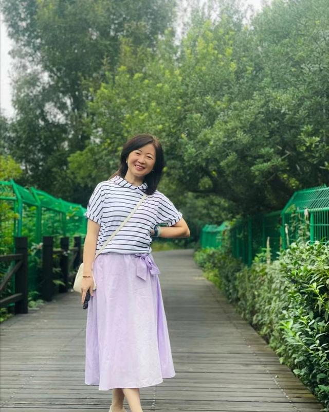 女人过了50岁更要在意发型，这三款发型减龄又显气质，端庄又大气