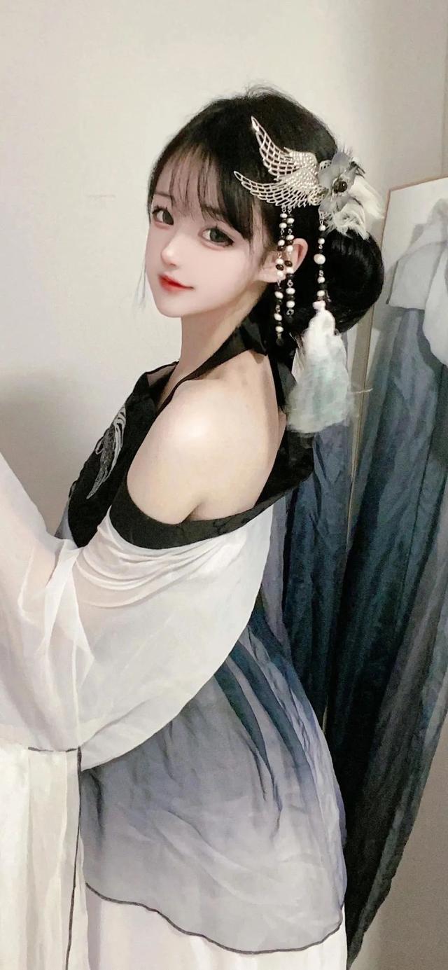丝袜纯诱惑美女欣赏图片