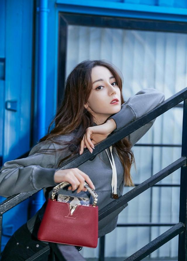 脸上这3处长痣的女生,大多都是美女!特别第1点,看起来楚楚动人