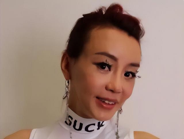 去泰国成“女儿身”的法拉利小公主，挥霍完上亿资产，后来怎样？