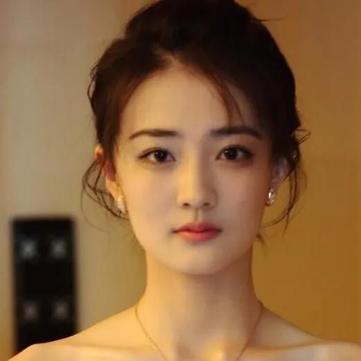 娱乐圈你知道哪些方脸大美女?
