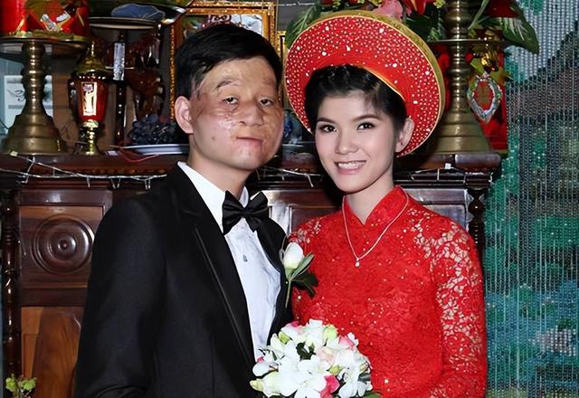 20岁越南美女嫁给丑男，婚姻幸福，网友表示难以理解！