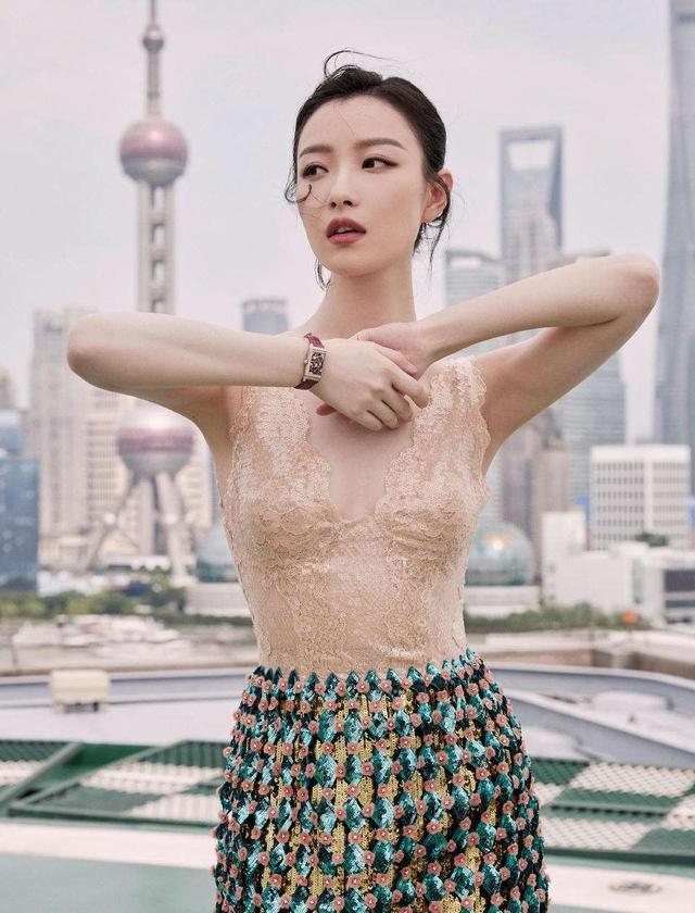 真正优雅的女人,一般都具备这4个特征,即使长相普通,也很精致