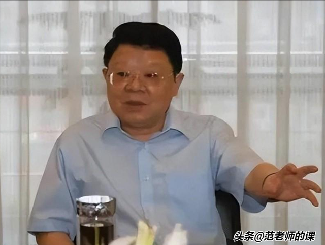 “打黑局长”文强堕落史：强奸女学生，霸占警花10多年，玩弄女星