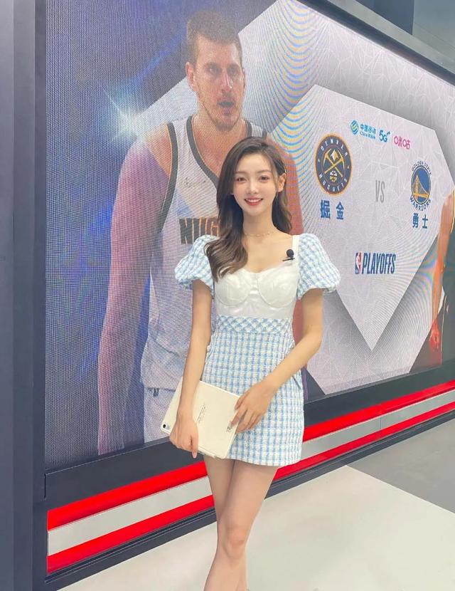 因掀裙子风波走红，美女篮球主播金佳悦又晒高清图，仙女气十足