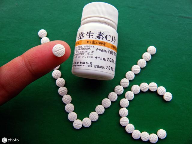 这种类型的黄褐斑不靠手术也能祛，医生给出治疗方案，照着做就行