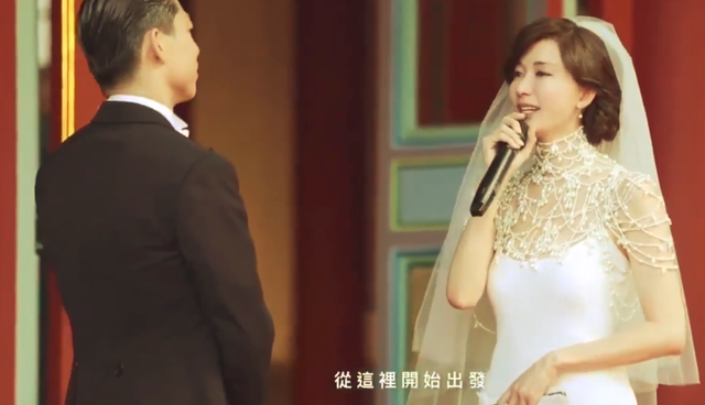 林志玲纪念结婚三周年，晒出婚礼现场影片，与黑泽拥吻太甜蜜
