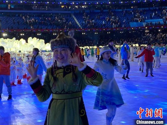 “00后”鄂伦春姑娘安蕊：创造属于自己的炫彩世界