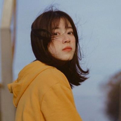 伤感难过气质女生微信头像