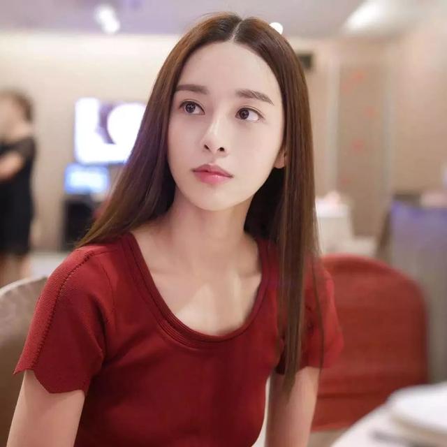 健身博主的性感身材,前凸后翘的曲线,分分钟看得人心跳加速