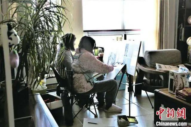 两个女孩的“神仙友谊”，冲上热搜