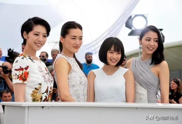 这是日本最自然美女：饰演万人迷的女生，还约会顶级男神