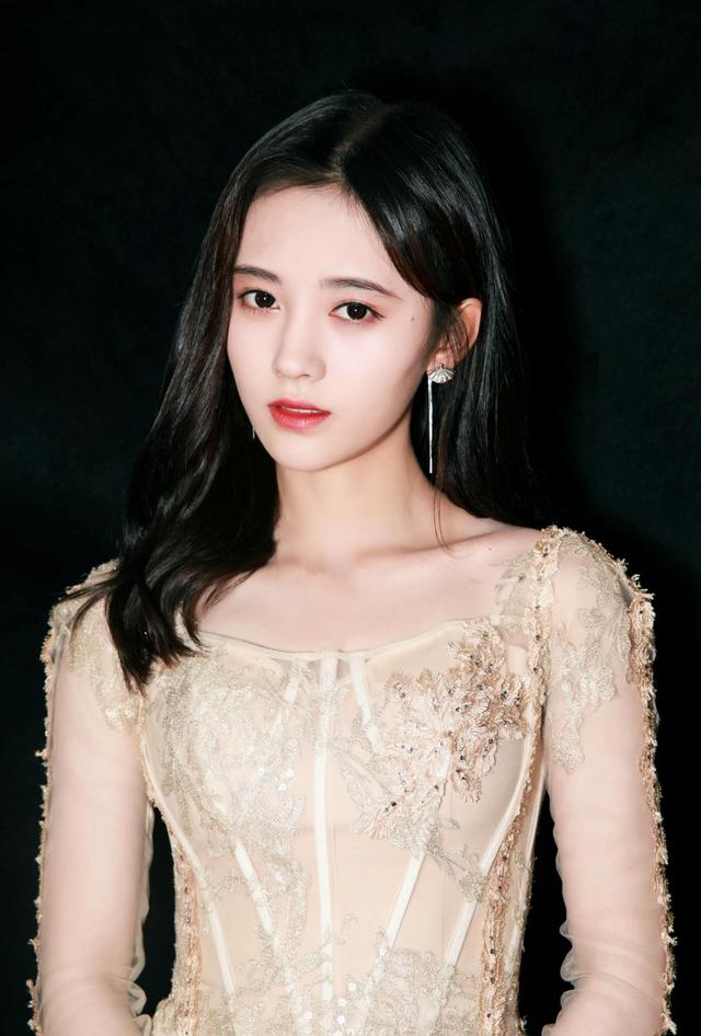 脸上这3处长痣的女生,大多都是美女!特别第1点,看起来楚楚动人