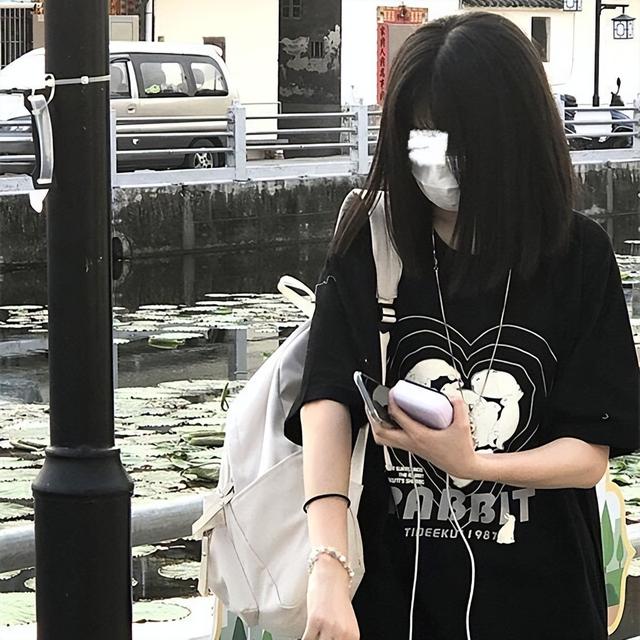 大佬都在用的微拽女生头像