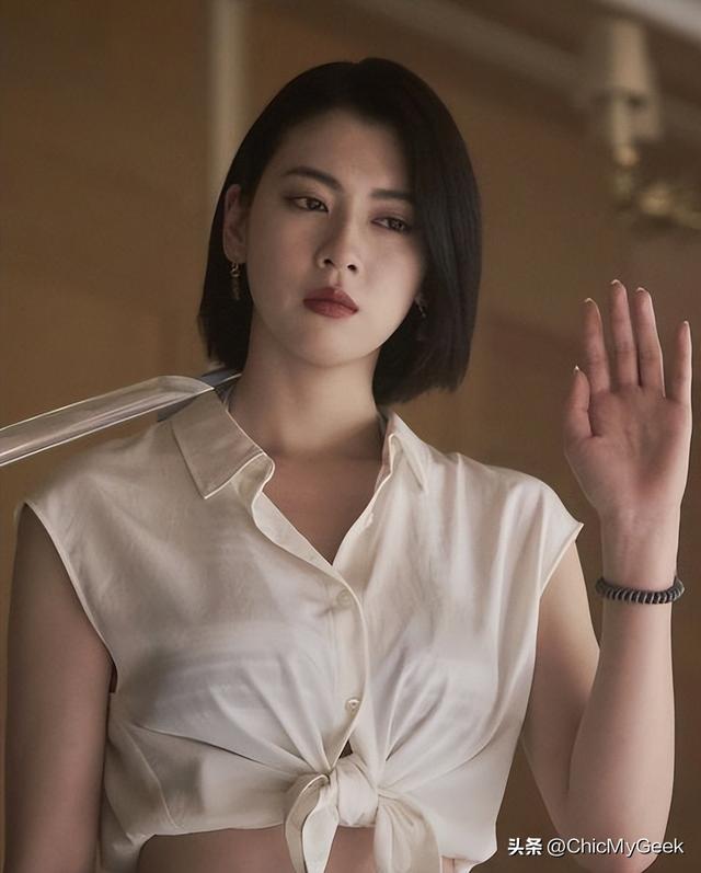 这部剧足足7位女神!三吉彩花、朝比奈彩,全员火辣性感