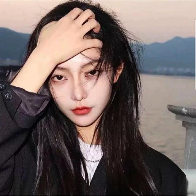 大佬都在用的微拽女生头像