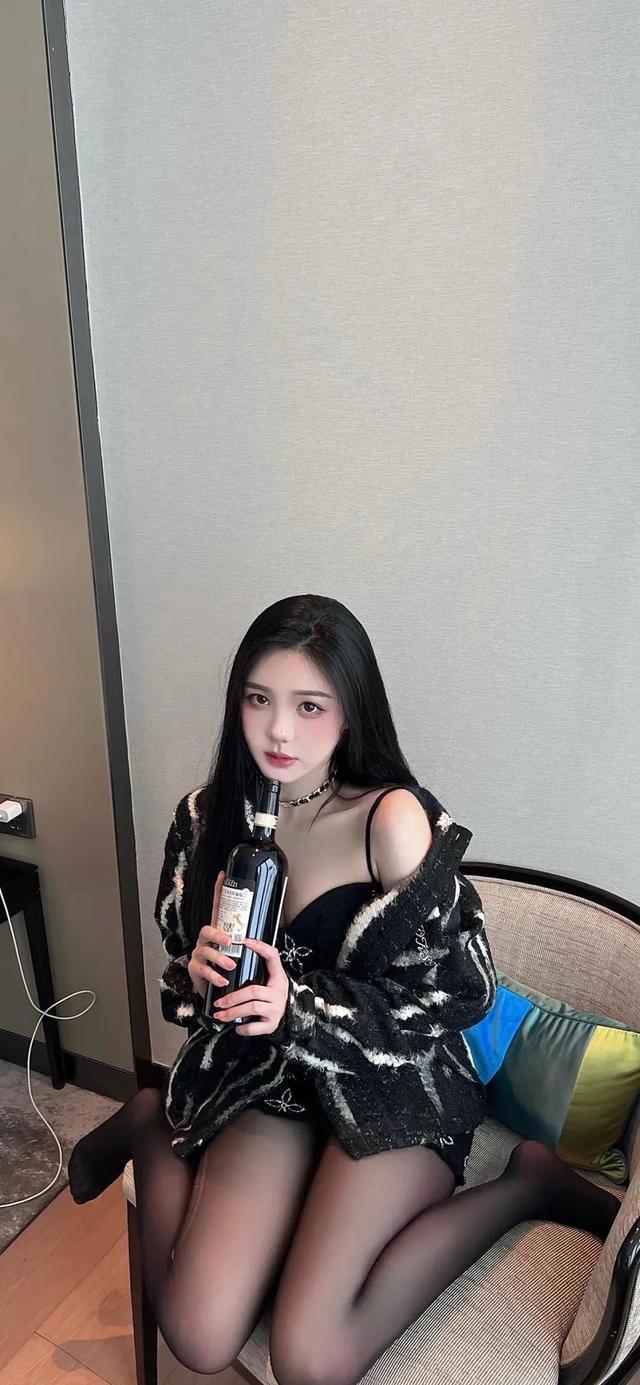 丝袜纯诱惑美女欣赏图片