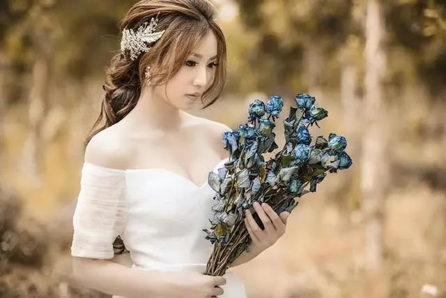 女人如果动了真情,这4个“表现”很明显,藏不住