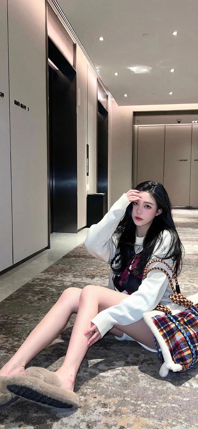 丝袜纯诱惑美女欣赏图片