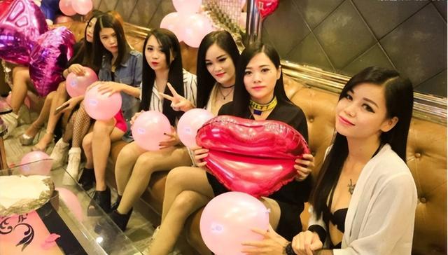 夜场女孩吐槽：别说我们将来会嫁给老实人，凭什么觉得我们会下嫁