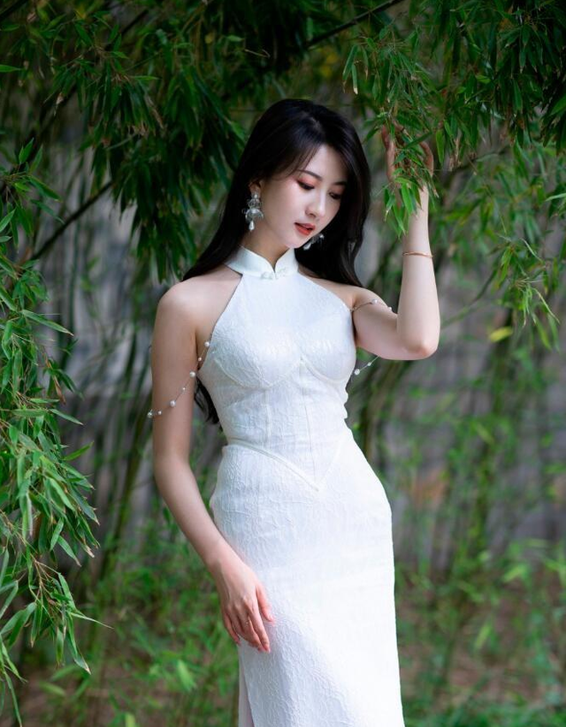 丝袜纯诱惑美女欣赏图片