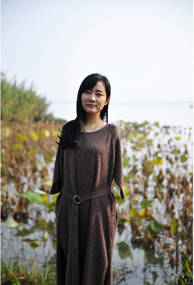 看看全网励志最美的无臂少女，你还有什么理由不努力？
