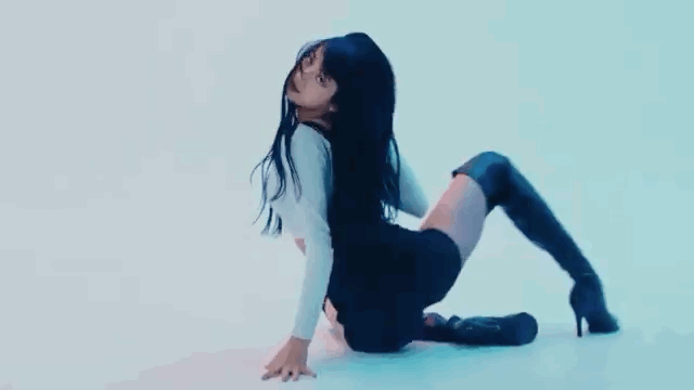 亚洲女孩因性感被钉上耻辱柱,Lisa、泫雅、柳岩、热依扎…