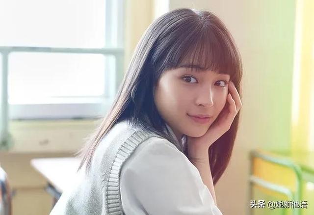 这是日本最自然美女：饰演万人迷的女生，还约会顶级男神