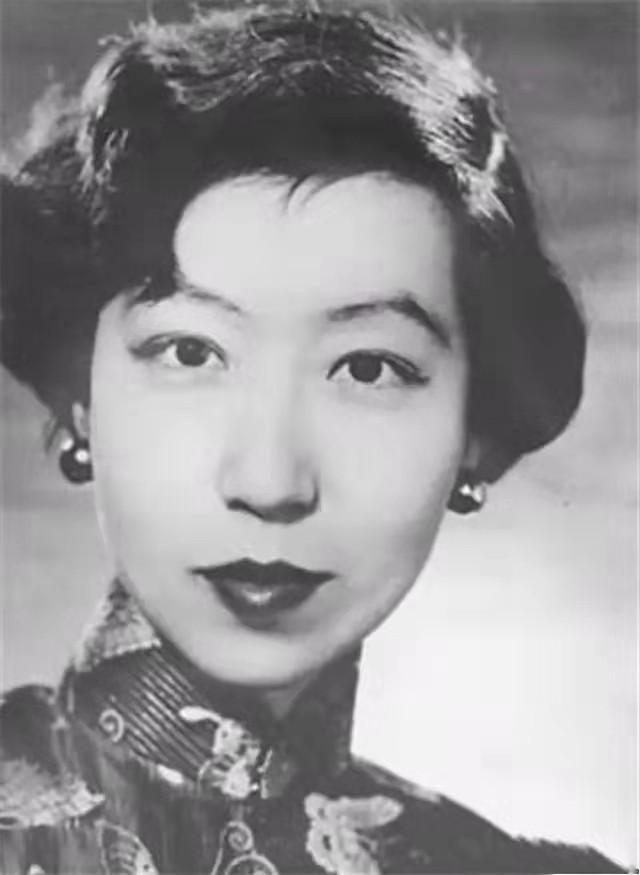 苏青:和闺蜜张爱玲抢男人,晚年沦落成看门大妈,蜗居住10平小屋