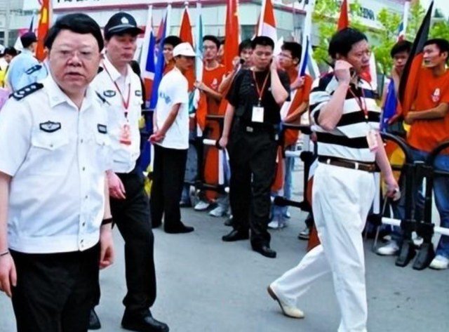 重庆司法局局长文强：霸占女警花十年，还与12位女明星有染