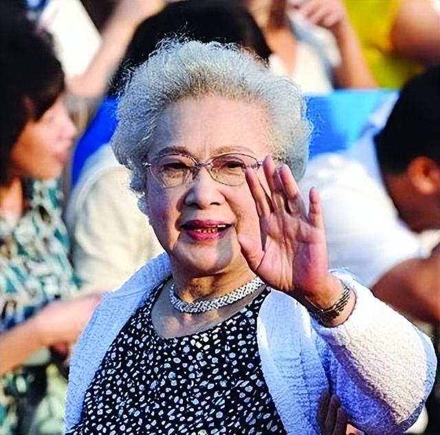 被称为中国第一美女,99岁高龄依然有人追,看看她是谁?