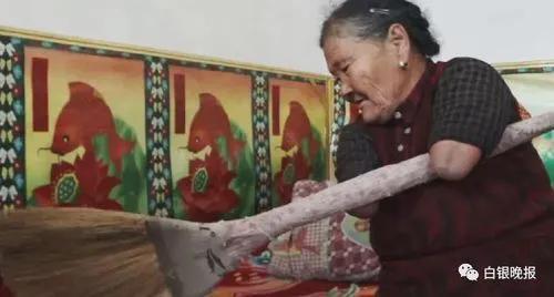 没手没腿甚至连名字都没有的女人,却谱写出人间最伟大的母爱