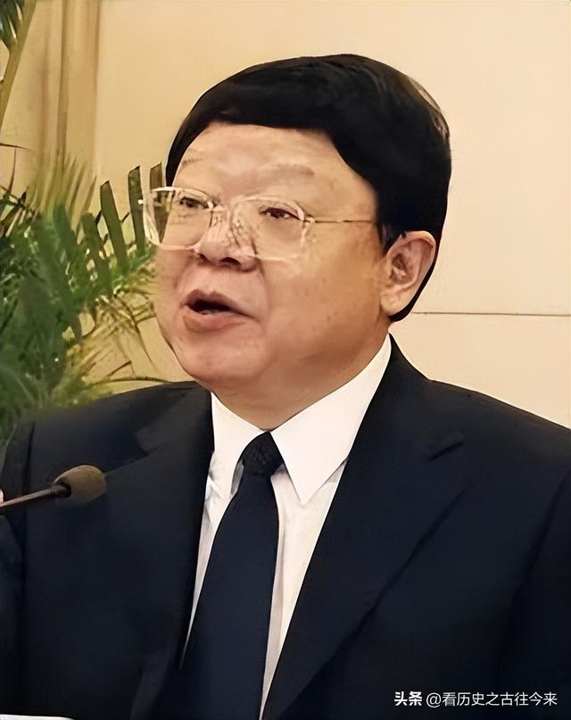 “打黑局长”文强堕落史:强奸女学生,霸占警花10多年,玩弄女星