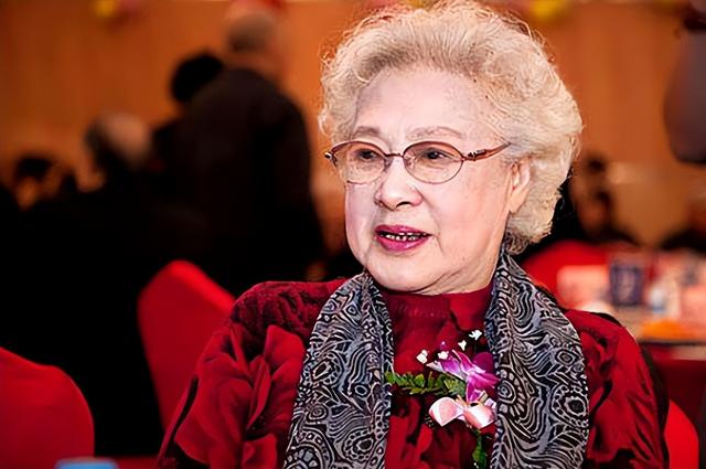 被称为中国第一美女,99岁高龄依然有人追,看看她是谁?