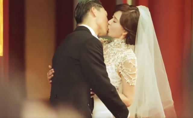 林志玲纪念结婚三周年，晒出婚礼现场影片，与黑泽拥吻太甜蜜