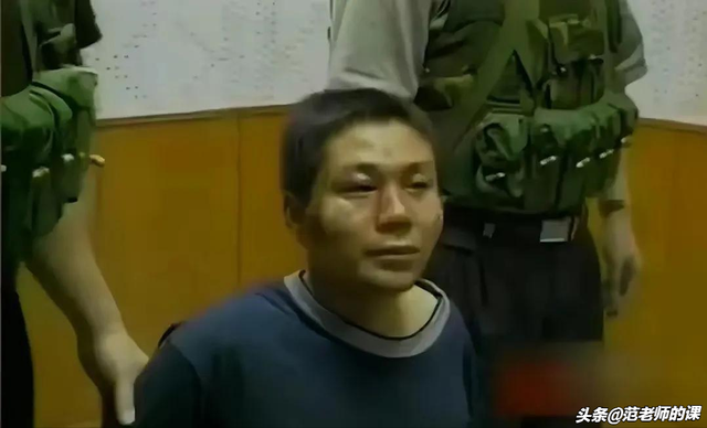 “打黑局长”文强堕落史：强奸女学生，霸占警花10多年，玩弄女星