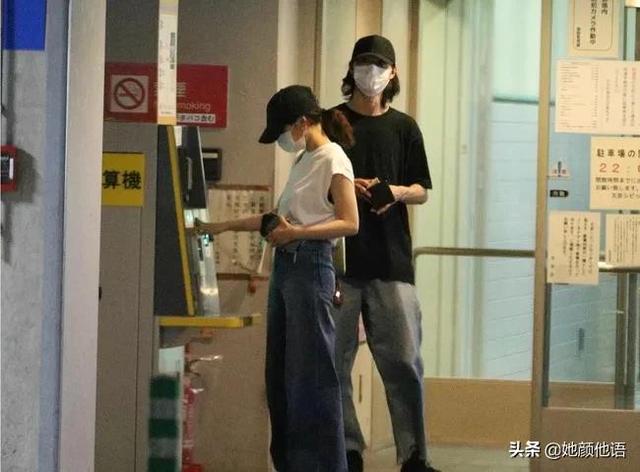 这是日本最自然美女：饰演万人迷的女生，还约会顶级男神