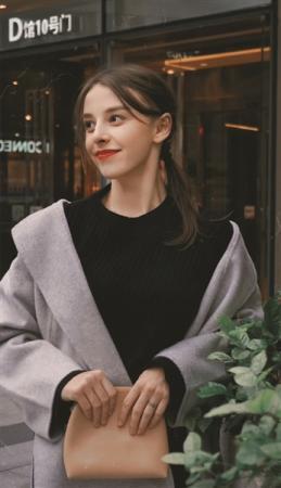 把鸭血当巧克力 这个欧洲女孩“重庆话八级”吸粉200万