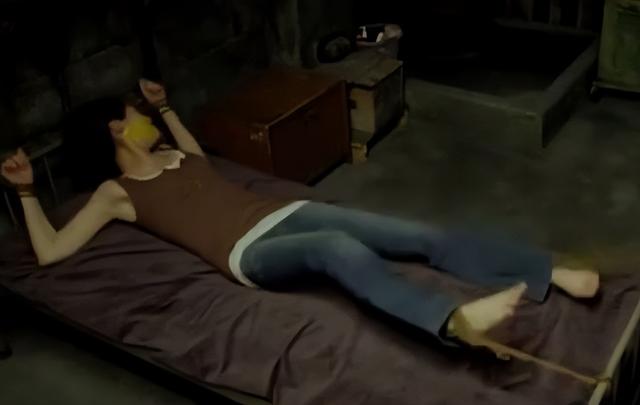 湖北两女孩被囚禁,地窖中590天惨遭侵犯,不听话殴打禁食